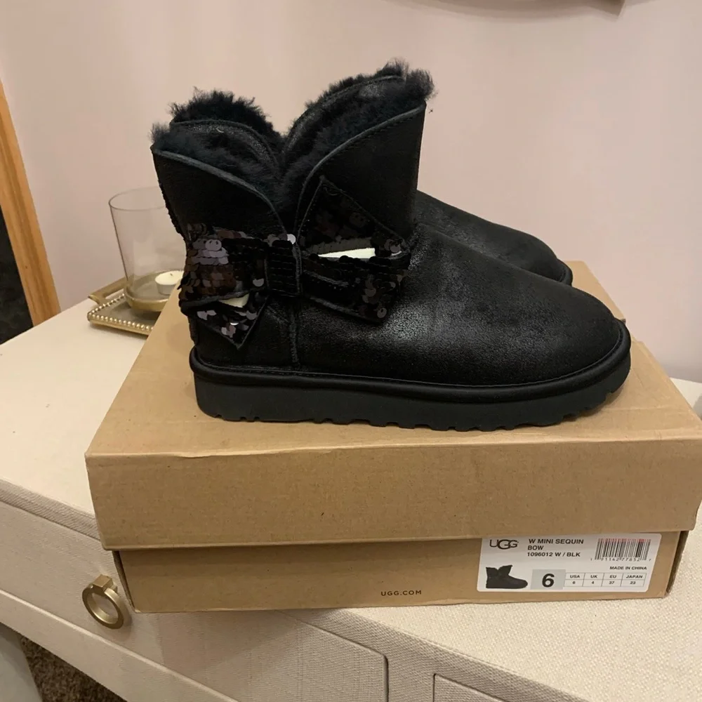 UGG Women's Black Sequin Bow Winter Boots - Picture 1 of 1